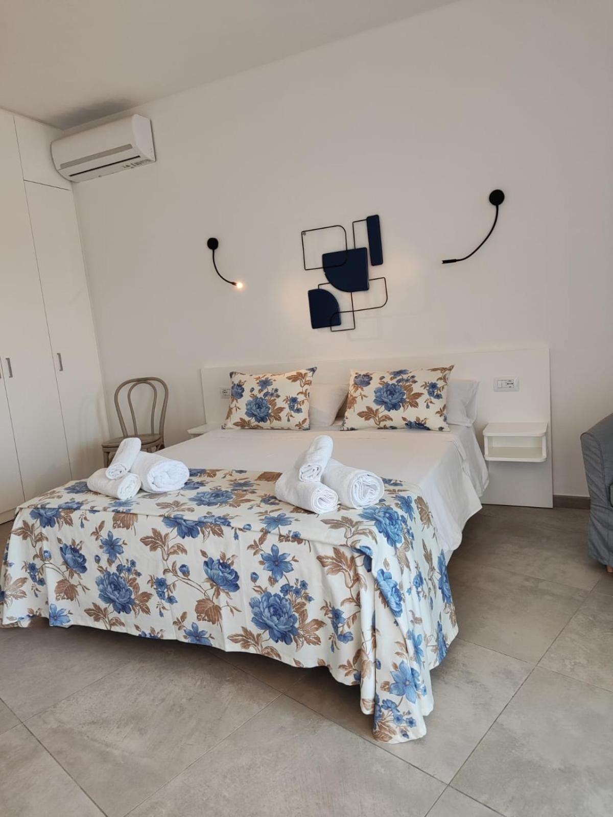 Rooms, Affittacamere Maksim Гольфо-Аранчи Экстерьер фото